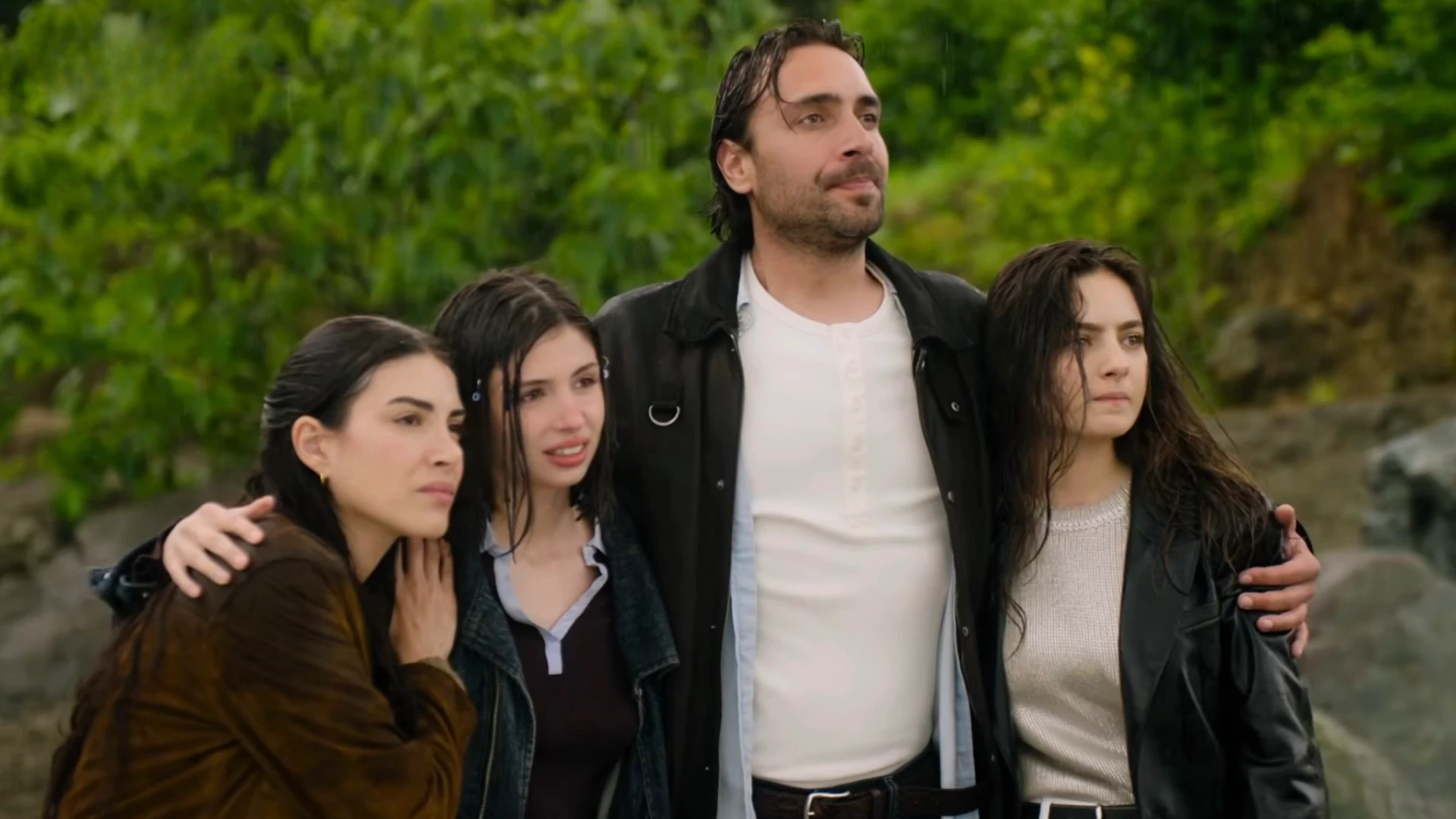 عکس رسمی آفیش فصل دوم سریال Tasacak Bu Deniz منتشر شد.